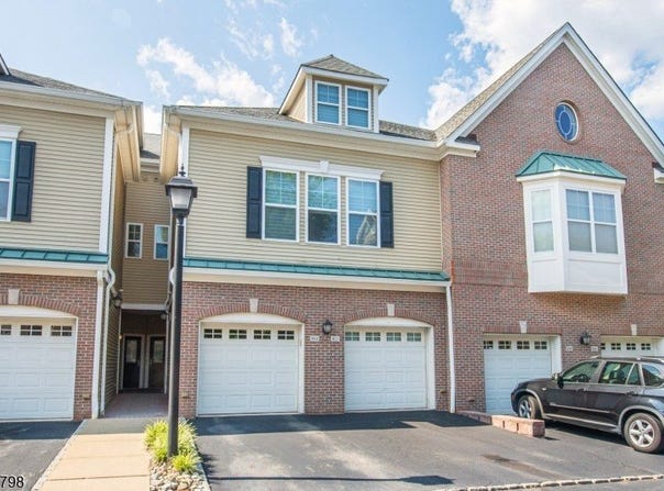 812 River Pl, Butler Boro, NJ 07405-1092