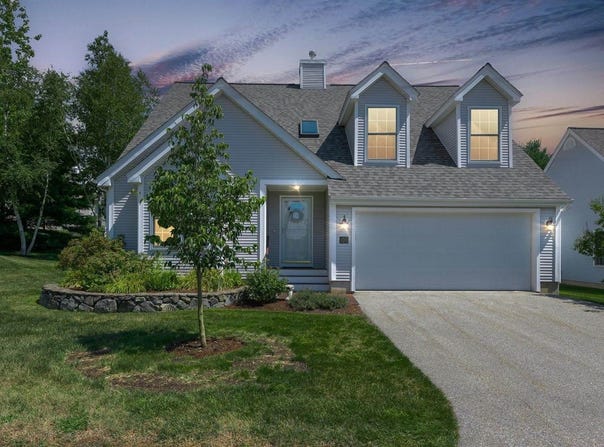 100 Hampton Meadows, Hampton, NH 03842