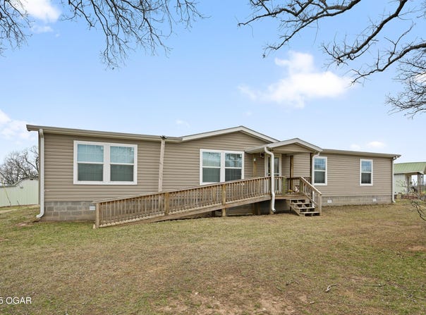 2822 Hwy Yy, LaRussell, MO 64848