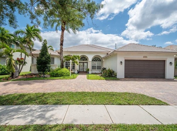 1865 NW 140th Ter, Pembroke Pines, FL 33028