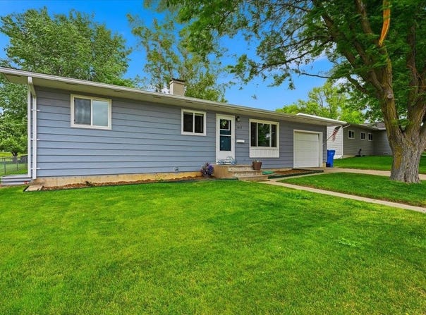 1817 7th Avenue, Belle Fourche, SD 57717