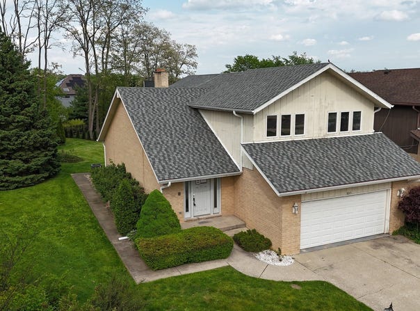 8315 Helen Court, Downers Grove, IL 60516