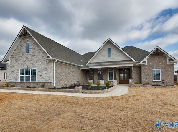 20859 Lakewood Drive, Athens, AL 35611