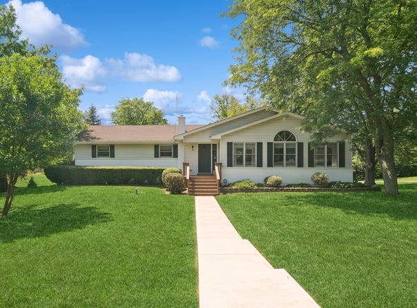 1202 Prairie Avenue, Barrington, IL 60010
