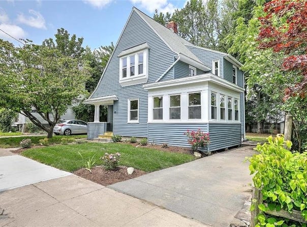 21 Glenwood Avenue, Pawtucket, RI 02860