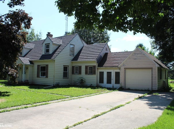 860 Division Street, Garner, IA 50438