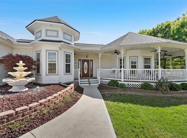 102 Palmer Drive, Comanche, TX 76442