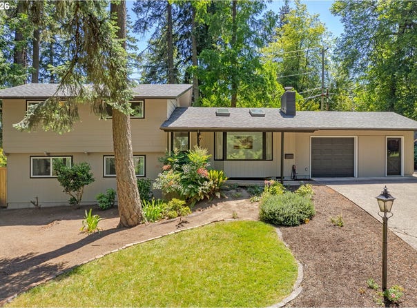 70 COACHMAN Dr, Eugene, OR 97405