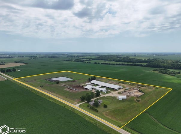 1350 Waubeek Rd., Central City, IA 52214