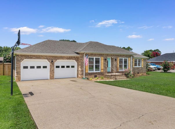 306 Madison Ave, Muscle Shoals, AL 35661