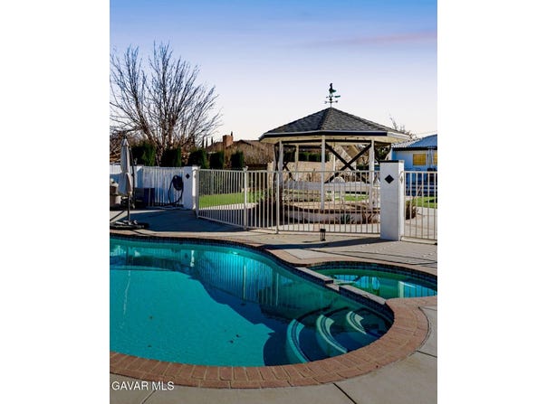 4803 W Ave M10, Quartz Hill, CA 93536