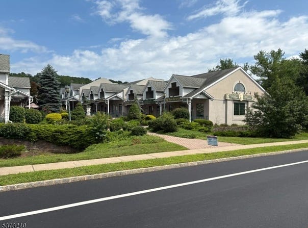 41 Mountain Blvd, Warren Twp., NJ 07059