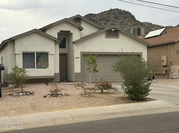 10006 N 7th Place, Phoenix, AZ 85020
