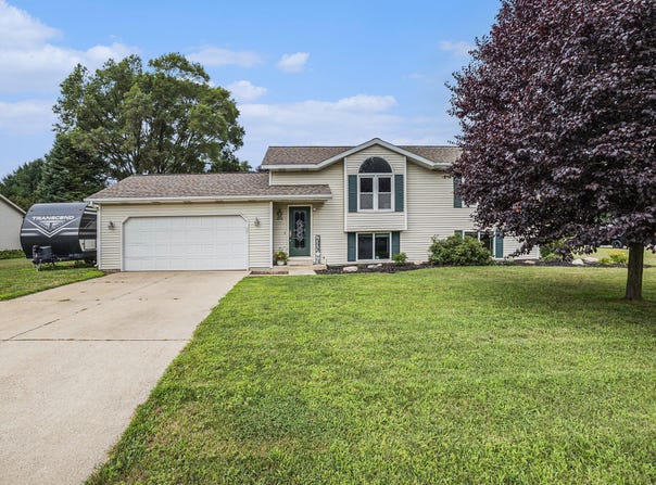2661 Spring Court, Zeeland, MI 49464