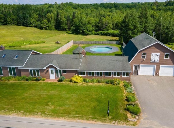 178 Potter Road, Hudson, ME 04449