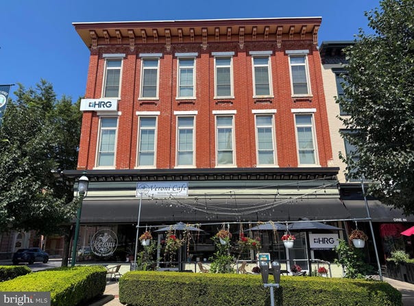 1 N MAIN, CHAMBERSBURG, PA 17201