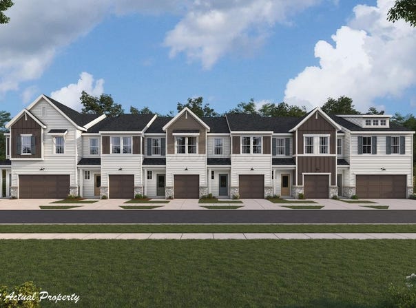 8003 Edgewater Crossing, Pickerington, OH 43147