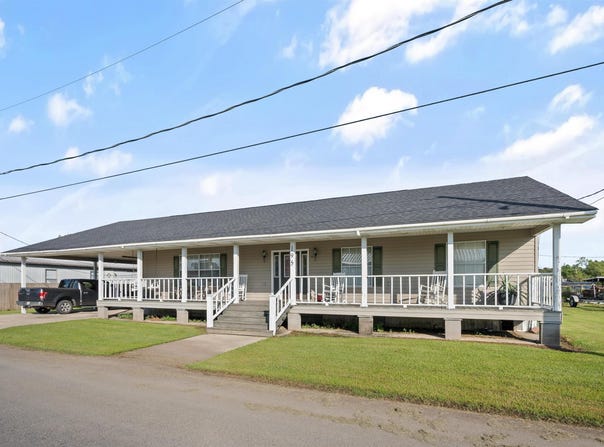195 Rue St James, Vacherie, LA 70090