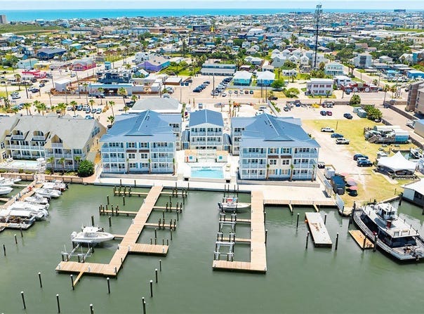 136 W Cotter Avenue unit: 10, Port Aransas, TX 78373