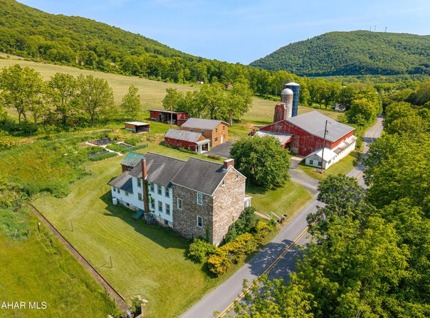 346 Lower Snake Spring Road, Everett, PA 15537
