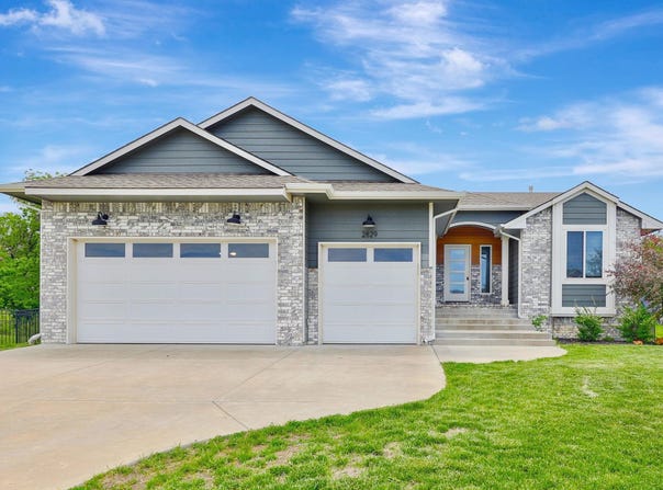 2829 E Mantane Circle, Wichita, KS 67219