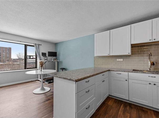 15 S 1st Street, Minneapolis, MN 55401