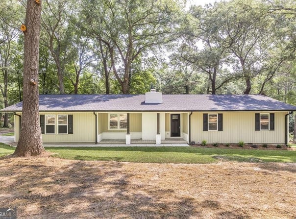 1017 Oak Ridge, Byron, GA 31008
