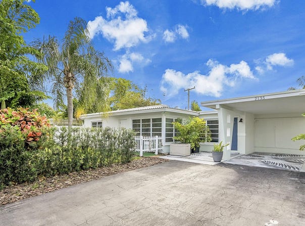 2135 NE 4th Way, Boca Raton, FL 33431