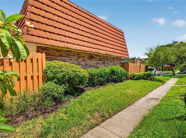 1448 Park Shore Circle, Fort Myers, FL 33901
