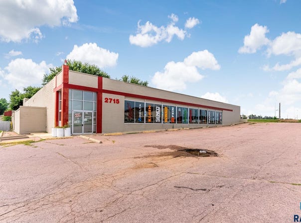 2715 E 10th St, Sioux Falls, SD 57103