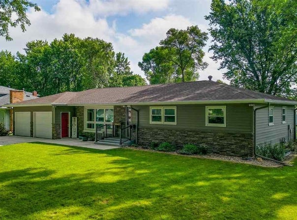 1323 S Galbraith, Blue Earth, MN 56013
