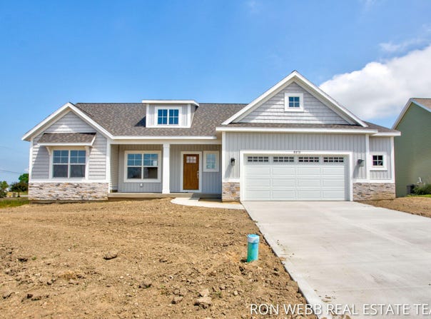 9573 Fields Drive, Zeeland, MI 49464