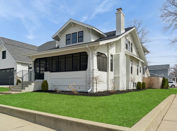 903 N Vail Avenue, Arlington Heights, IL 60004