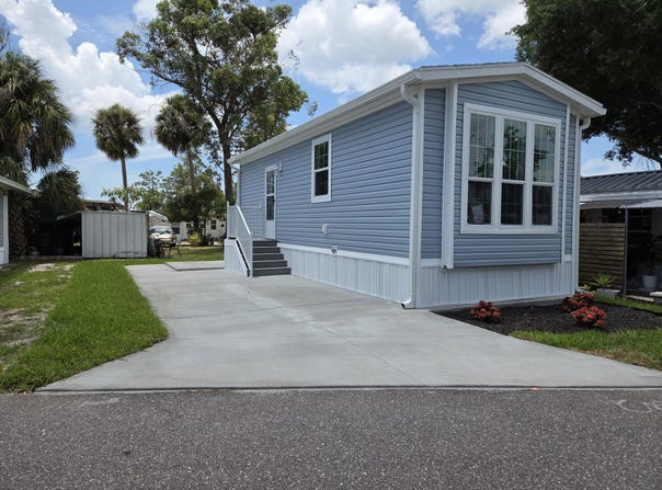 2206 Chaney Dr, Ruskin, FL 33570