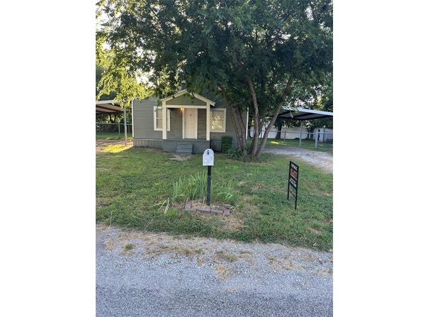 210 N Avenue C, Springtown, TX 76082
