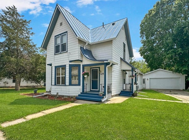 125 W Montgomery St, Sparta, WI 54656
