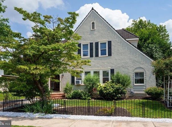 524 GREENWAY AVENUE, EWING, NJ 08618