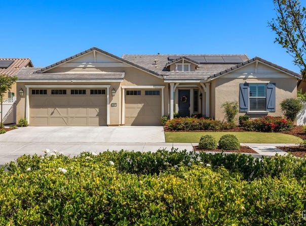 14016 Pemberley Passage Avenue, Bakersfield, CA 93311