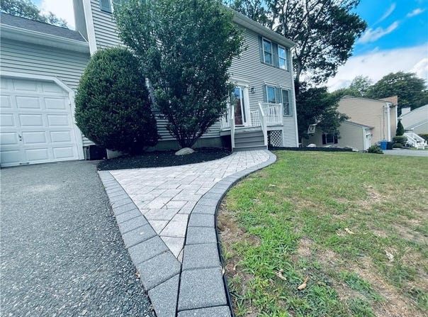 20 Canton Court, Cranston, RI 02921