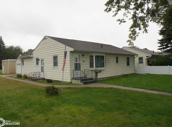 1229 Betsy Lane, Webster City, IA 50595