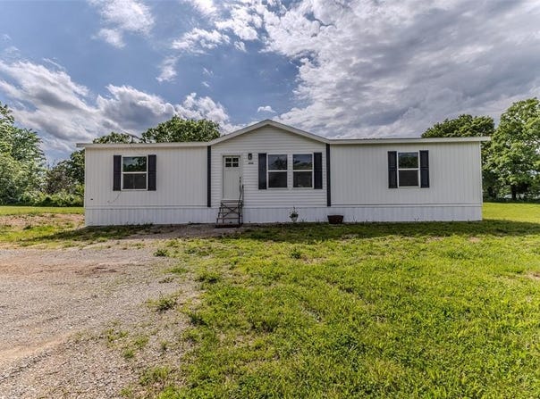 30195 Orchard Drive, Lebanon, MO 65536