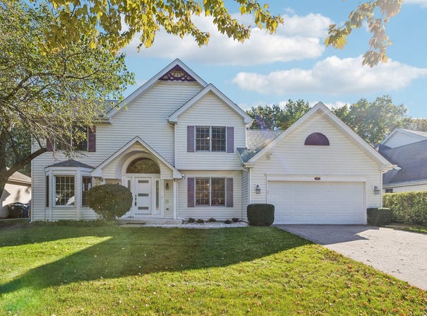 1150 Prairie Drive, Algonquin, IL 60102