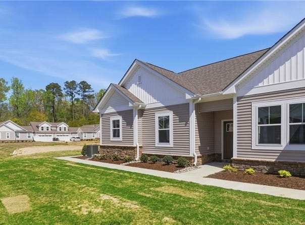 1301 Regal Road, Suffolk, VA 23434