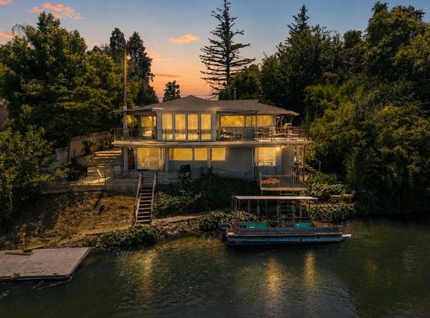 3317 Riverside Drive, Anderson, CA 96007