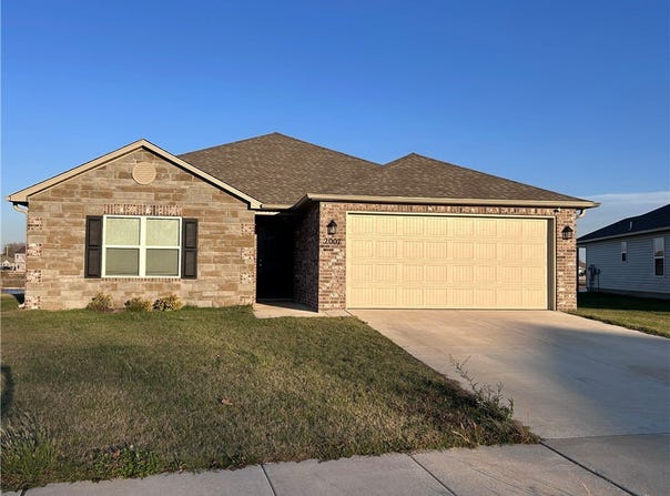 2007 Fennec Street, Siloam Springs, AR 72761