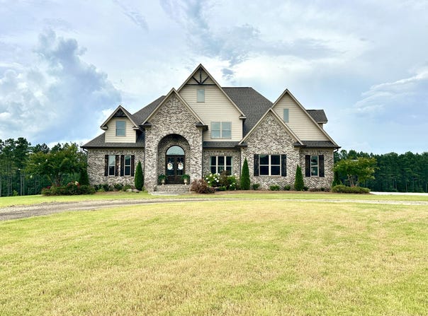 236 Rd 1400, Mooreville, MS 38857