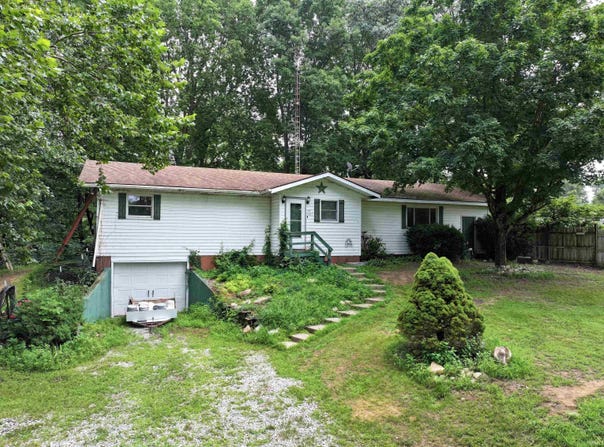 6611 N Hazel Road, Monterey, IN 46960-9506
