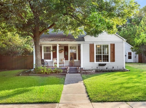 609 N Sherman Street, Ennis, TX 75119