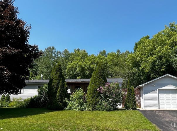 23136 Dogwood, Dollar Bay, MI 49922