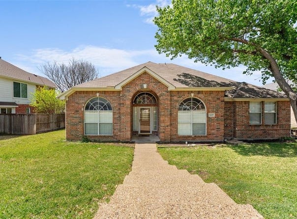 2409 Queens Court, Carrollton, TX 75006